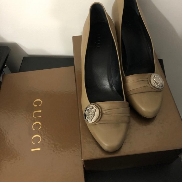 Women's Gucci Tan Kitten Heels w/ Silver Medallion - Picture 1 of 9